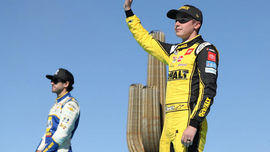 Bell of Joe Gibbs Racing, Elliott of Hendrick Motorsports